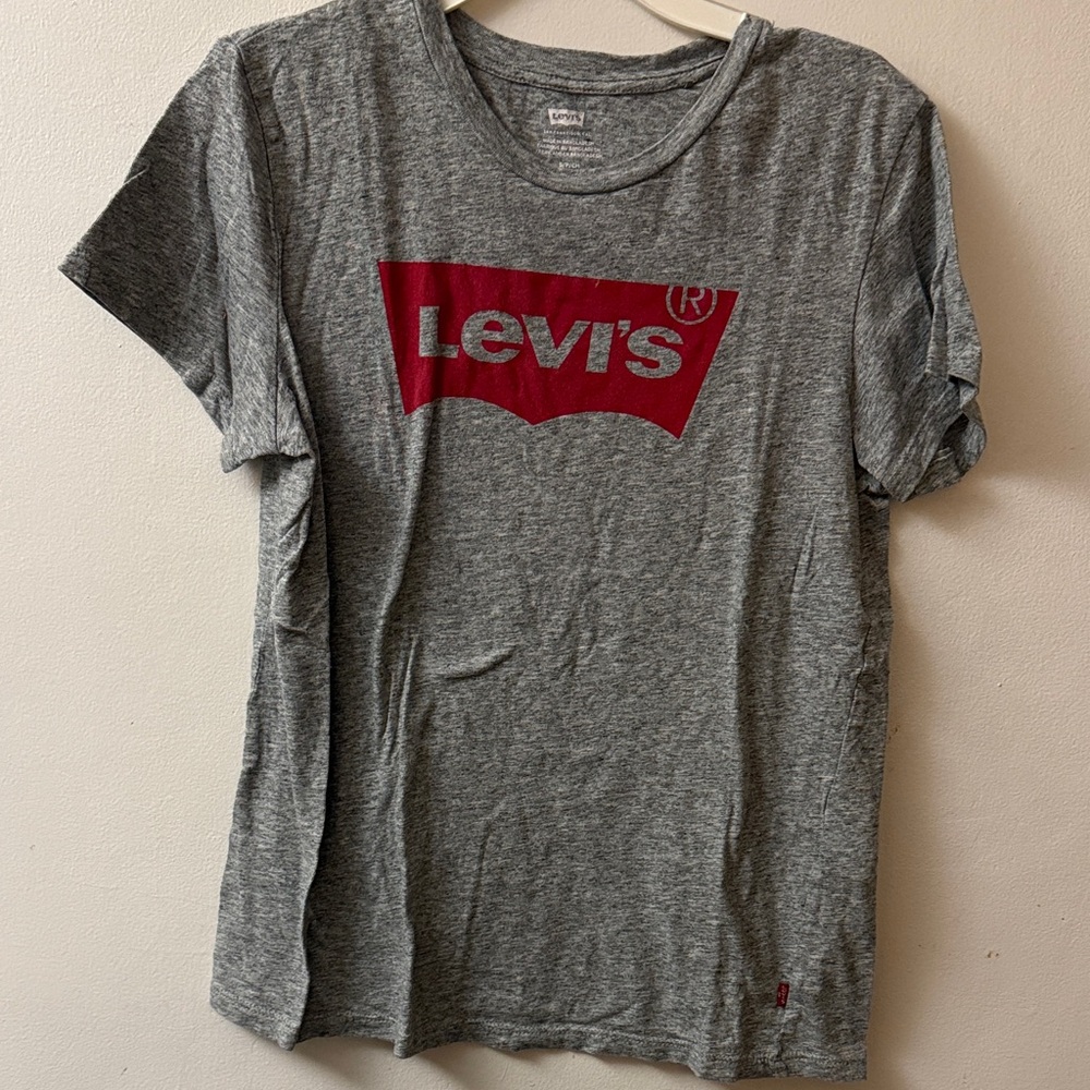 Levi's Heather Gray Tee with Red Graphic
